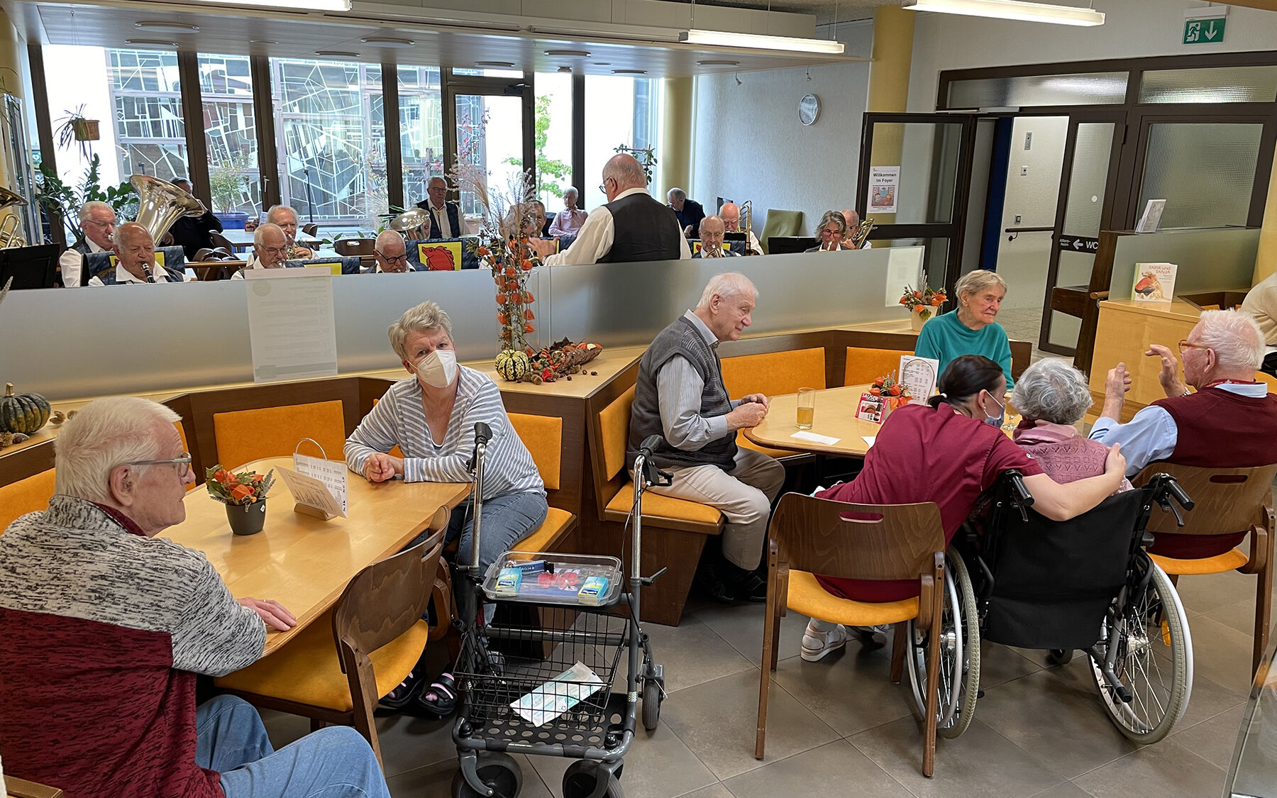 Blickfeld Cafeteria mit Musik Vorschau | Blickfeld Horw
